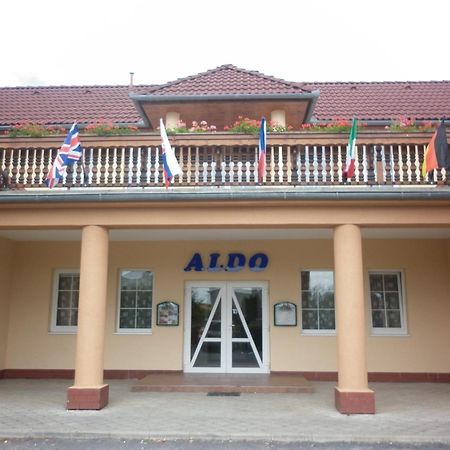 Hotel Aldo Uničov Екстериор снимка