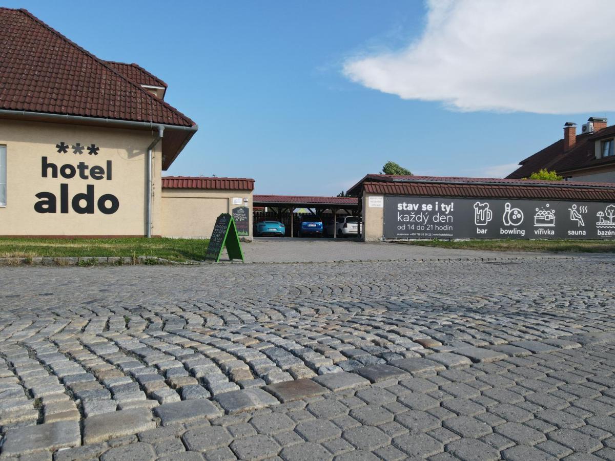 Hotel Aldo Uničov Екстериор снимка